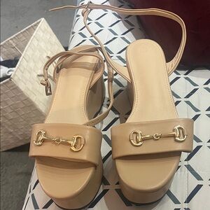 Elegant Tan Platform Sandals with Gold Details
